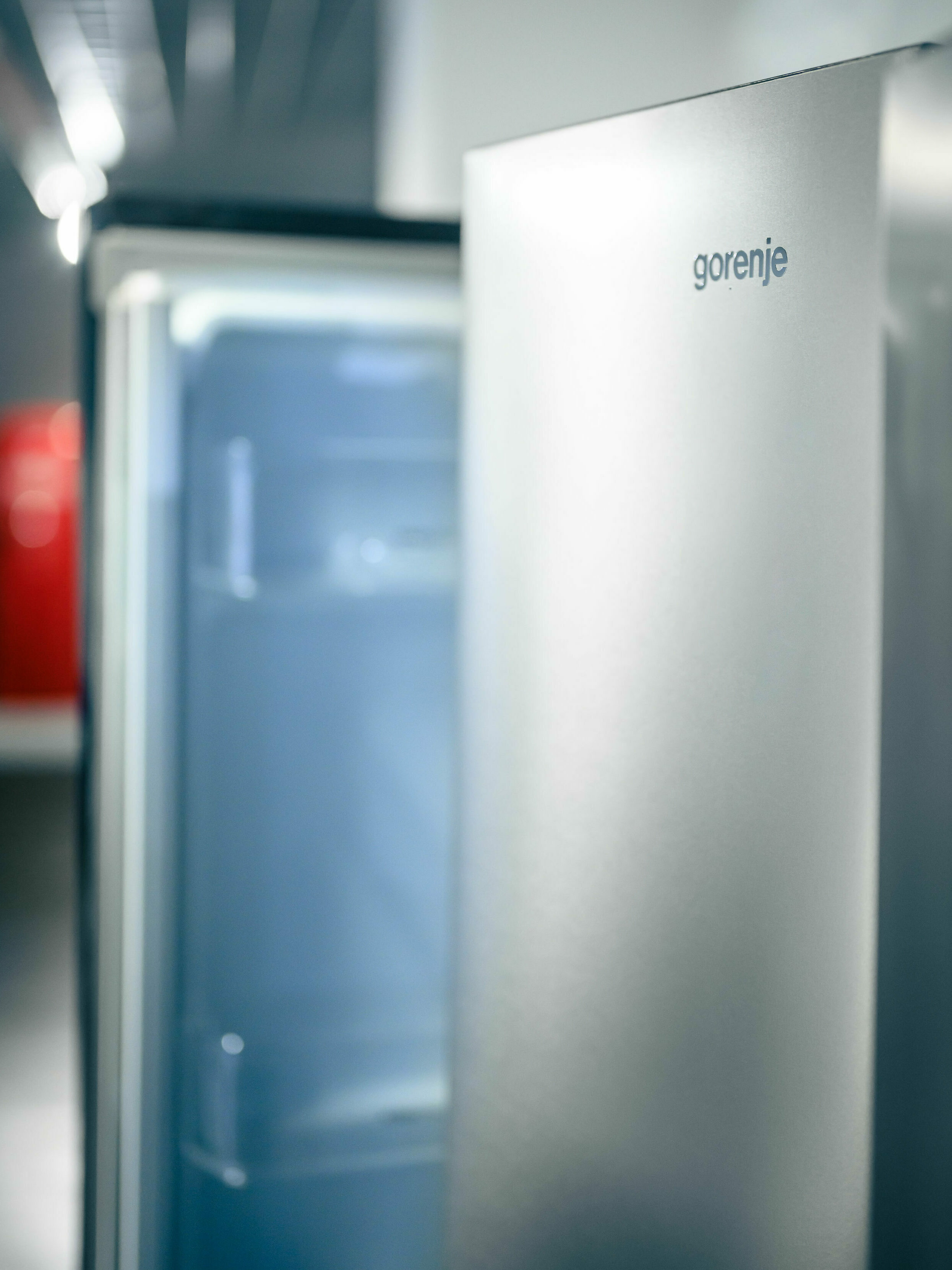 Gorenje Foodcenter geöffnet Logo an Türe