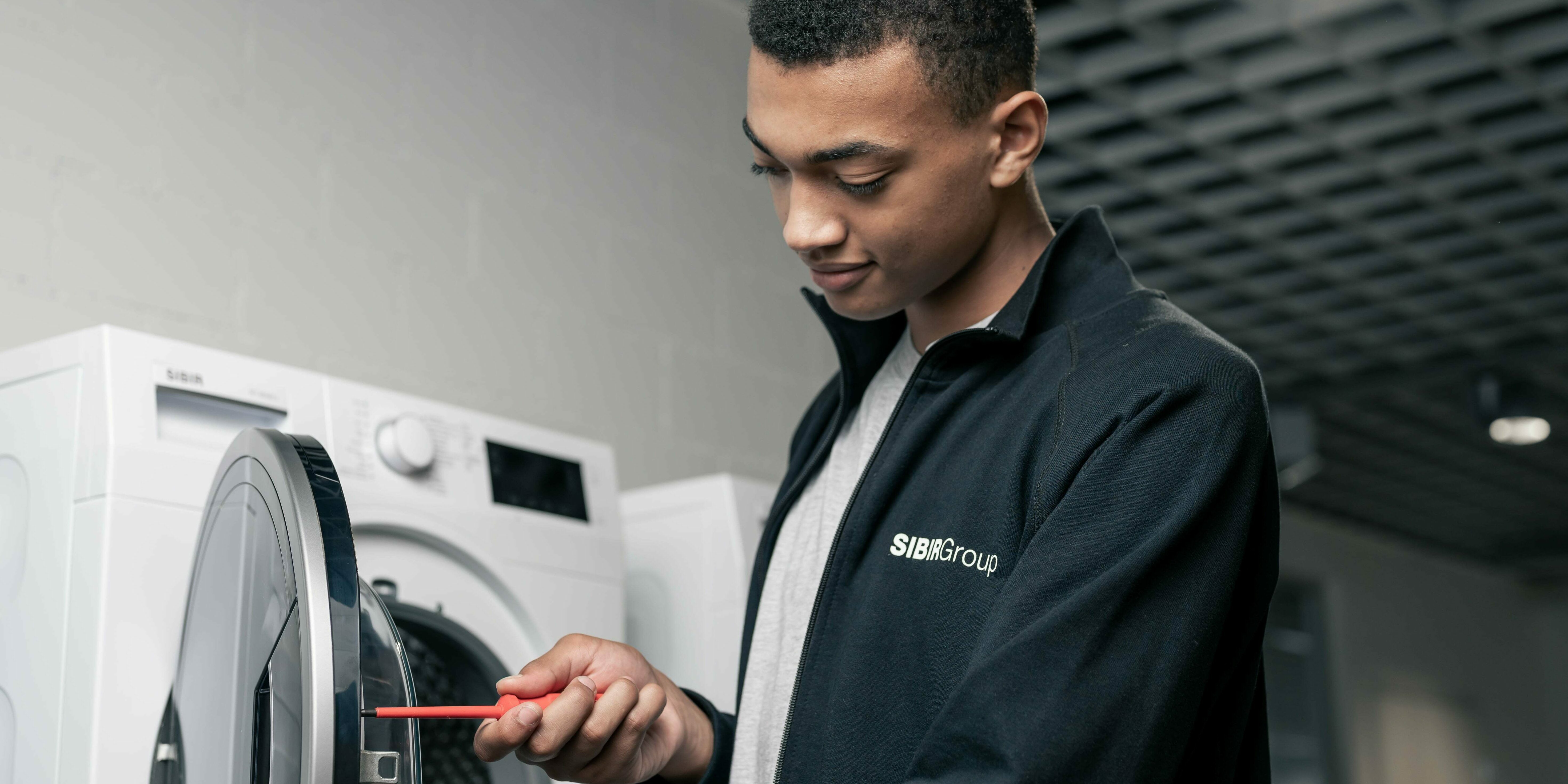 Comment remplacer la courroie d'un sèche-linge à condensation ?