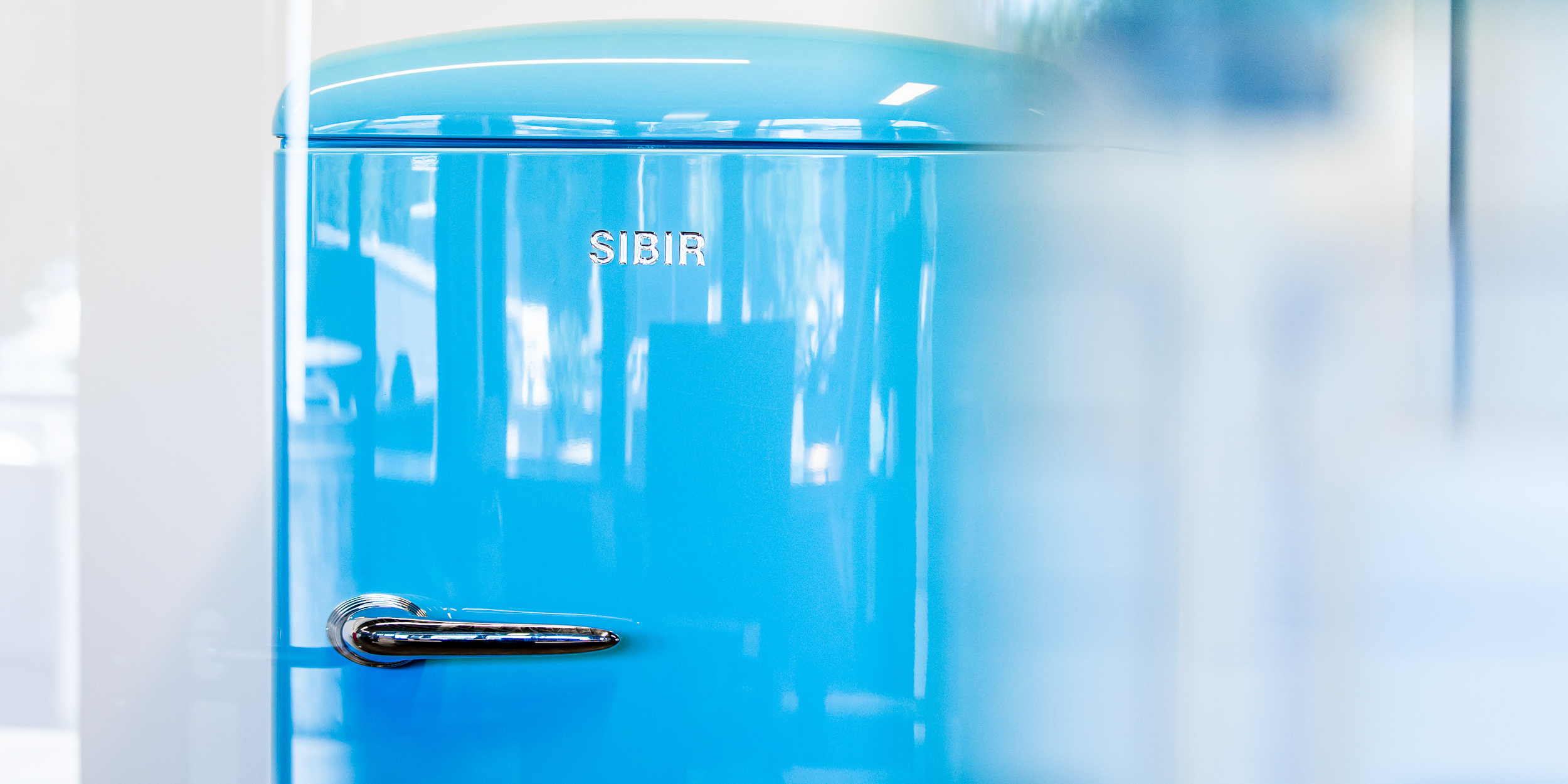 SIBIR oldtimer fridge baby blue